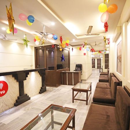 Capital O 10750 Hotel Vivek นิวเดลี ภายนอก รูปภาพ
