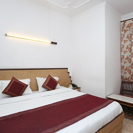 Capital O 10750 Hotel Vivek นิวเดลี ภายนอก รูปภาพ