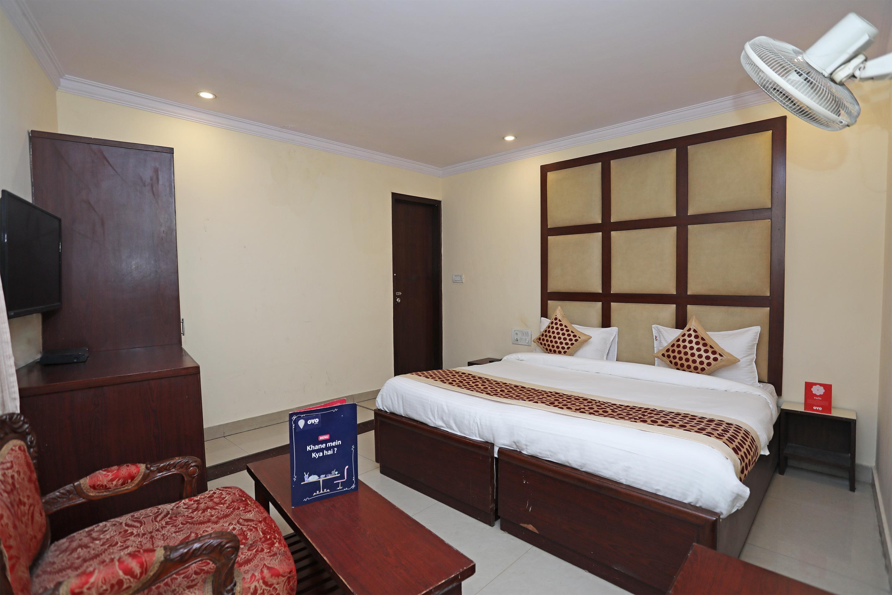 Capital O 10750 Hotel Vivek นิวเดลี ภายนอก รูปภาพ