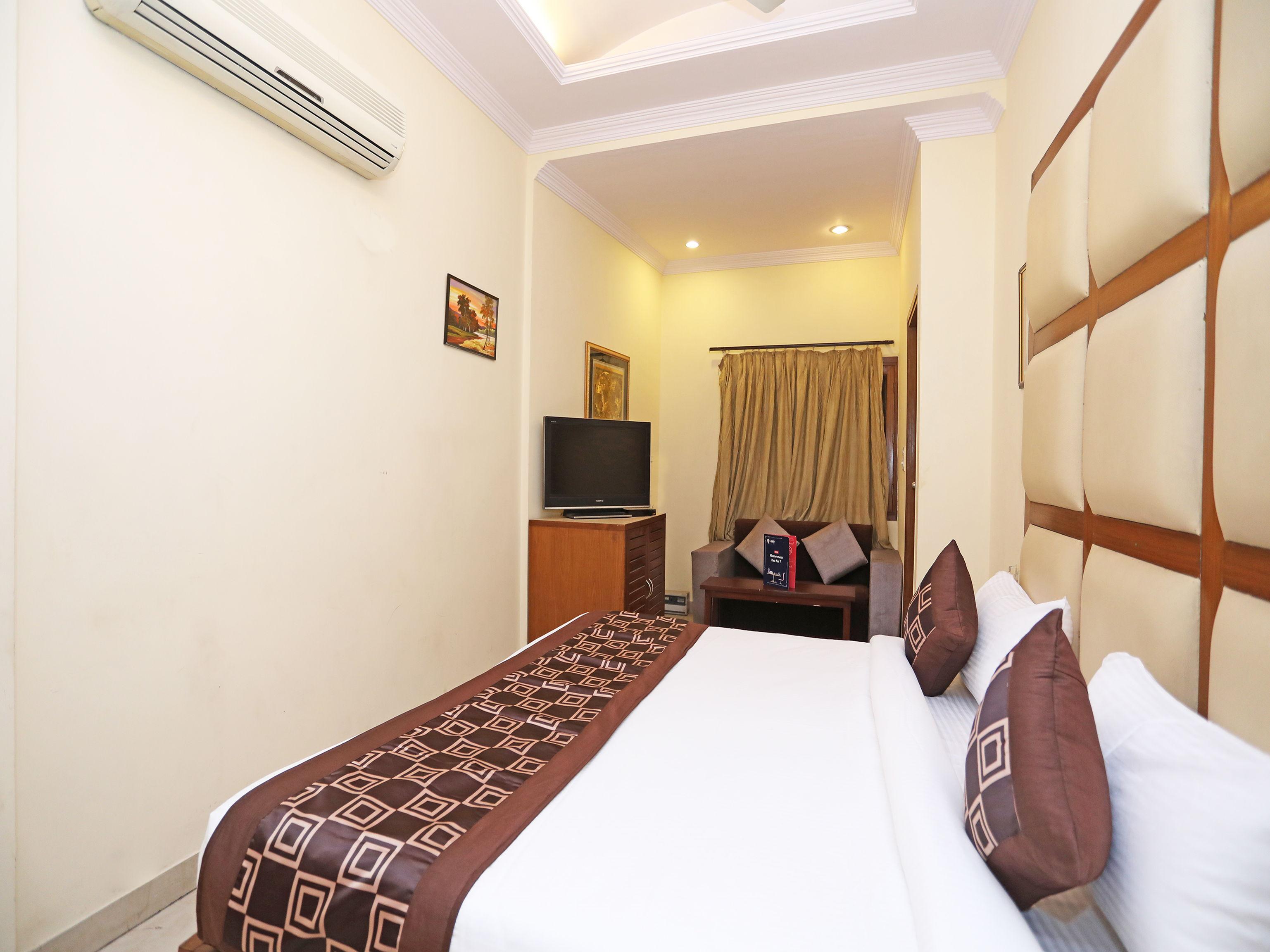 Capital O 10750 Hotel Vivek นิวเดลี ภายนอก รูปภาพ