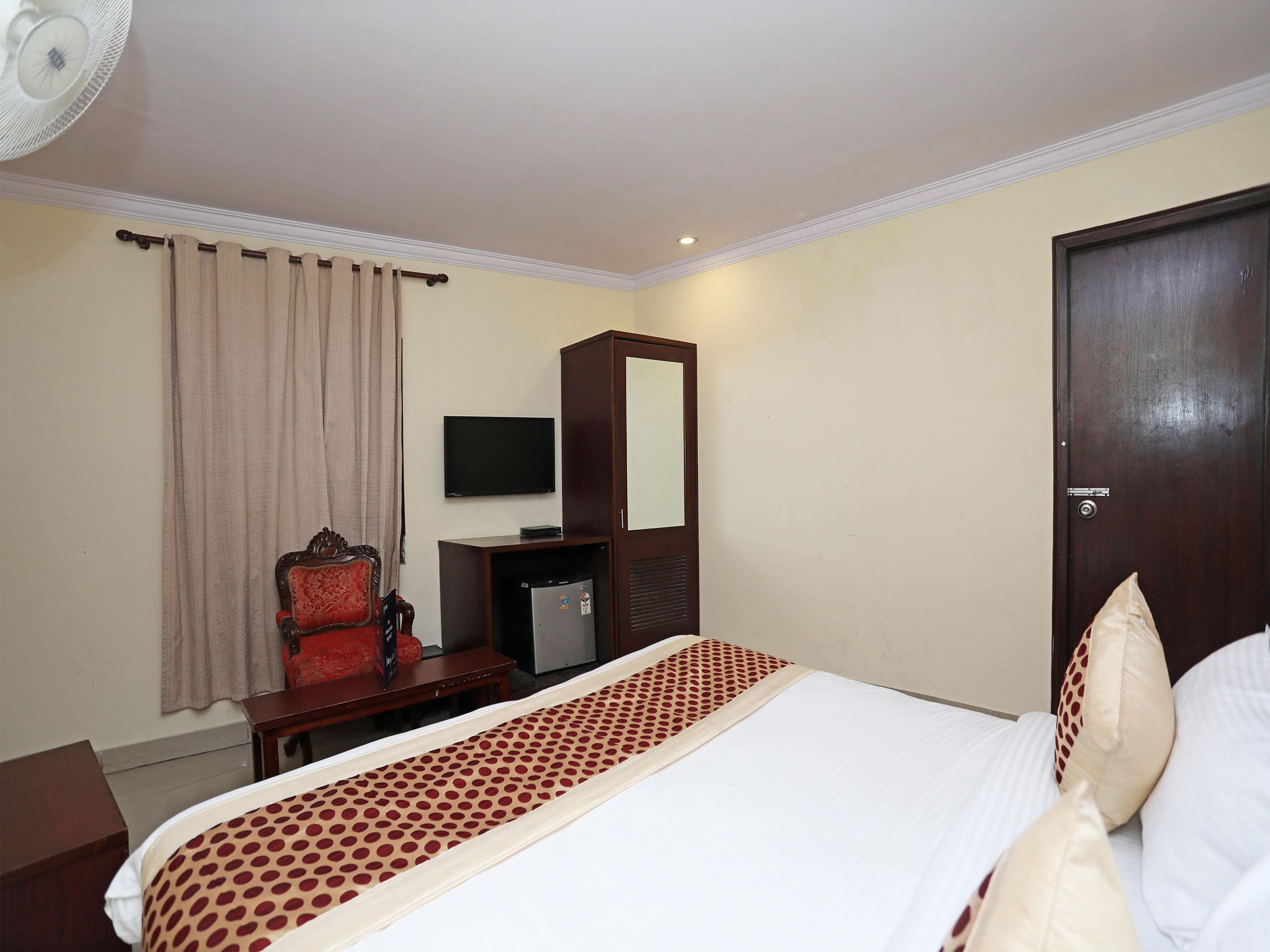 Capital O 10750 Hotel Vivek นิวเดลี ภายนอก รูปภาพ