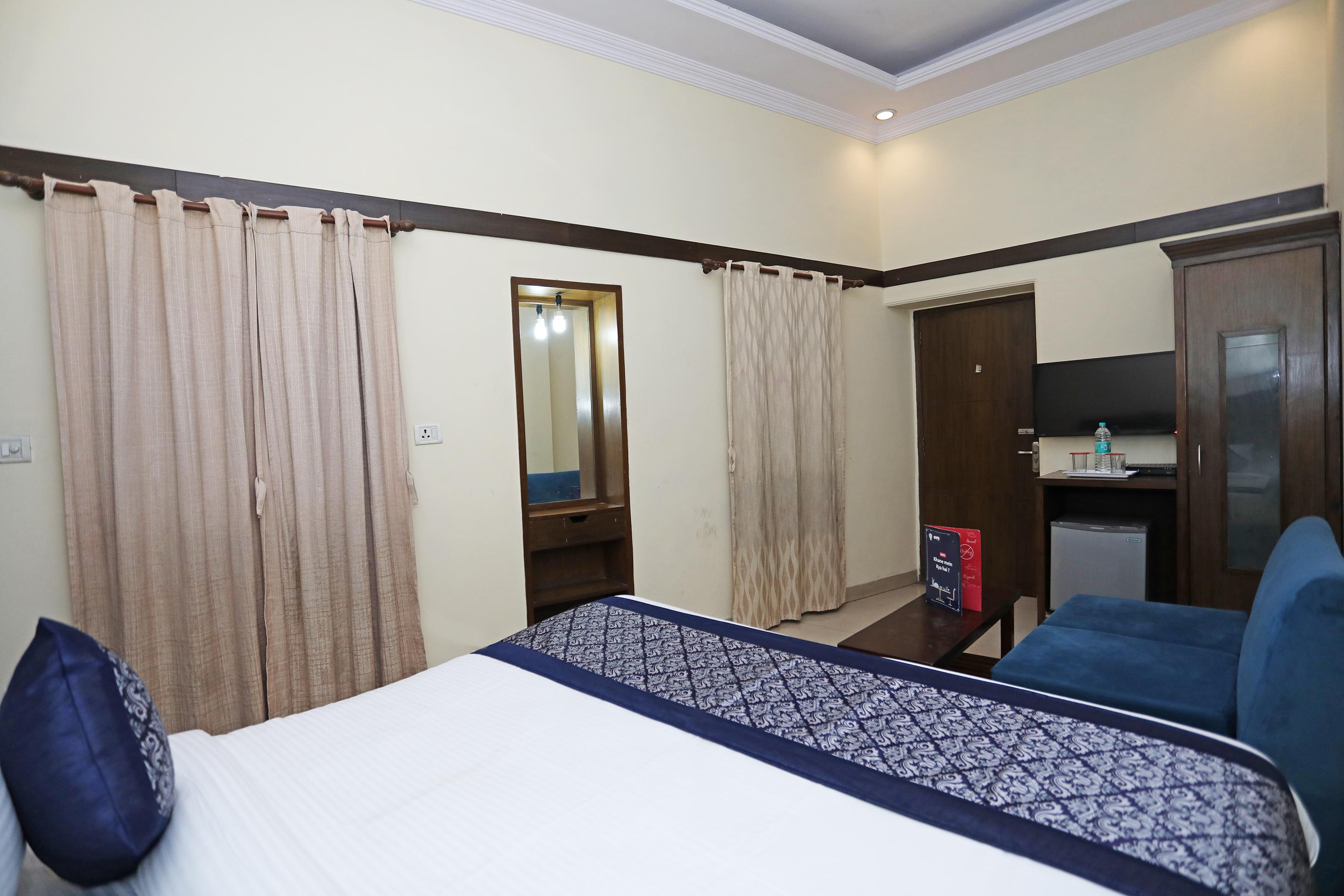 Capital O 10750 Hotel Vivek นิวเดลี ภายนอก รูปภาพ
