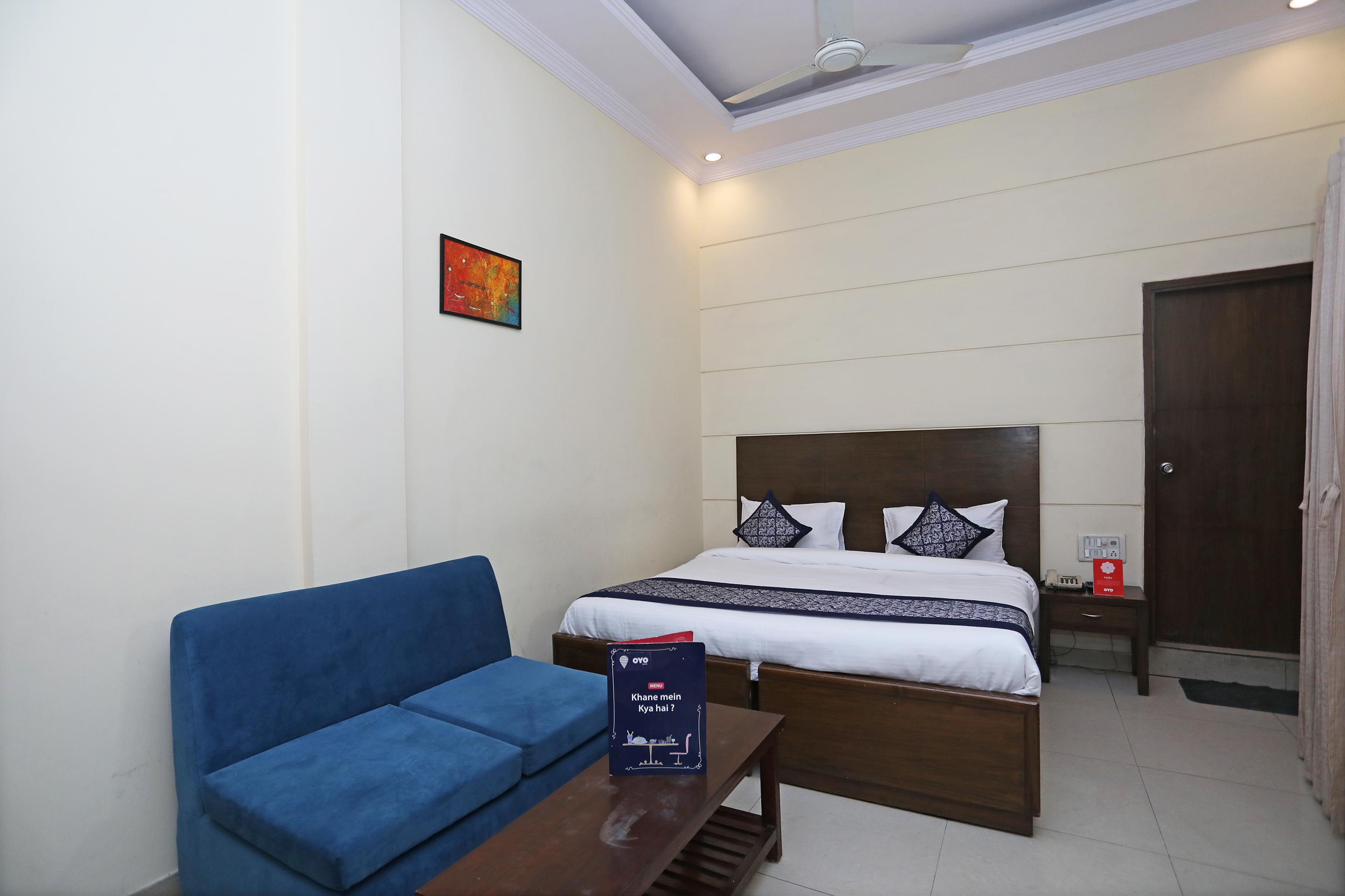 Capital O 10750 Hotel Vivek นิวเดลี ภายนอก รูปภาพ