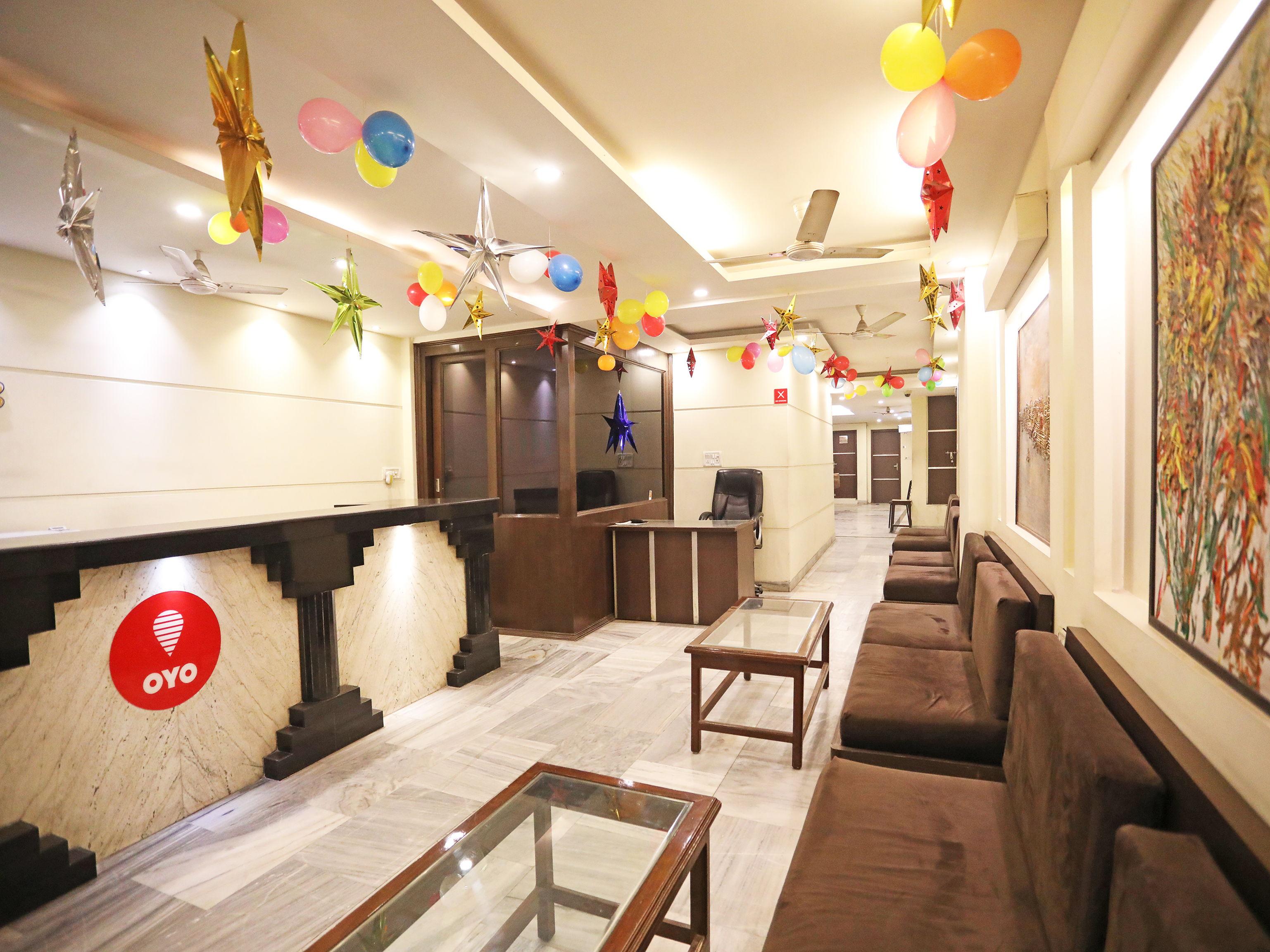 Capital O 10750 Hotel Vivek นิวเดลี ภายนอก รูปภาพ