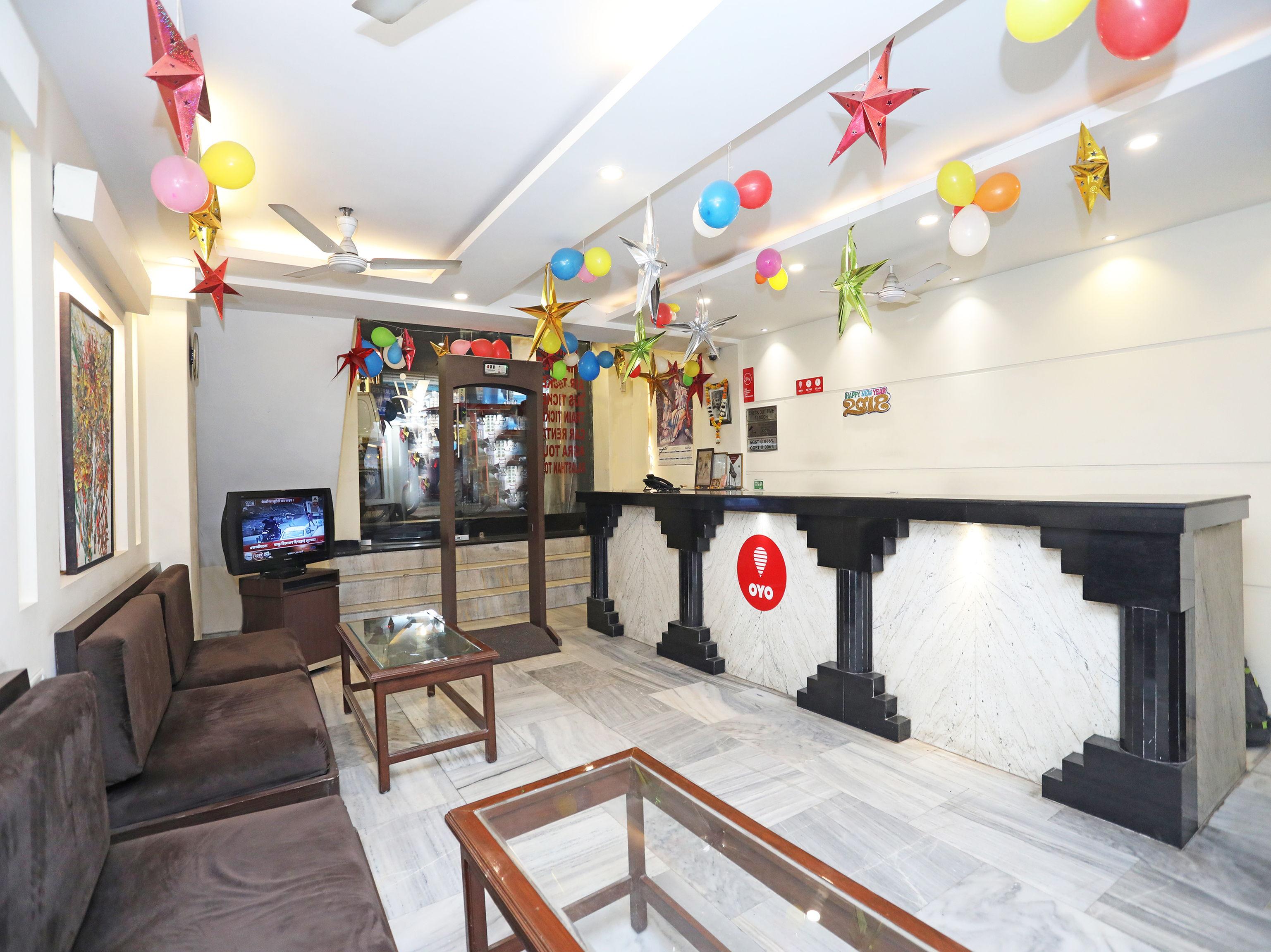 Capital O 10750 Hotel Vivek นิวเดลี ภายนอก รูปภาพ