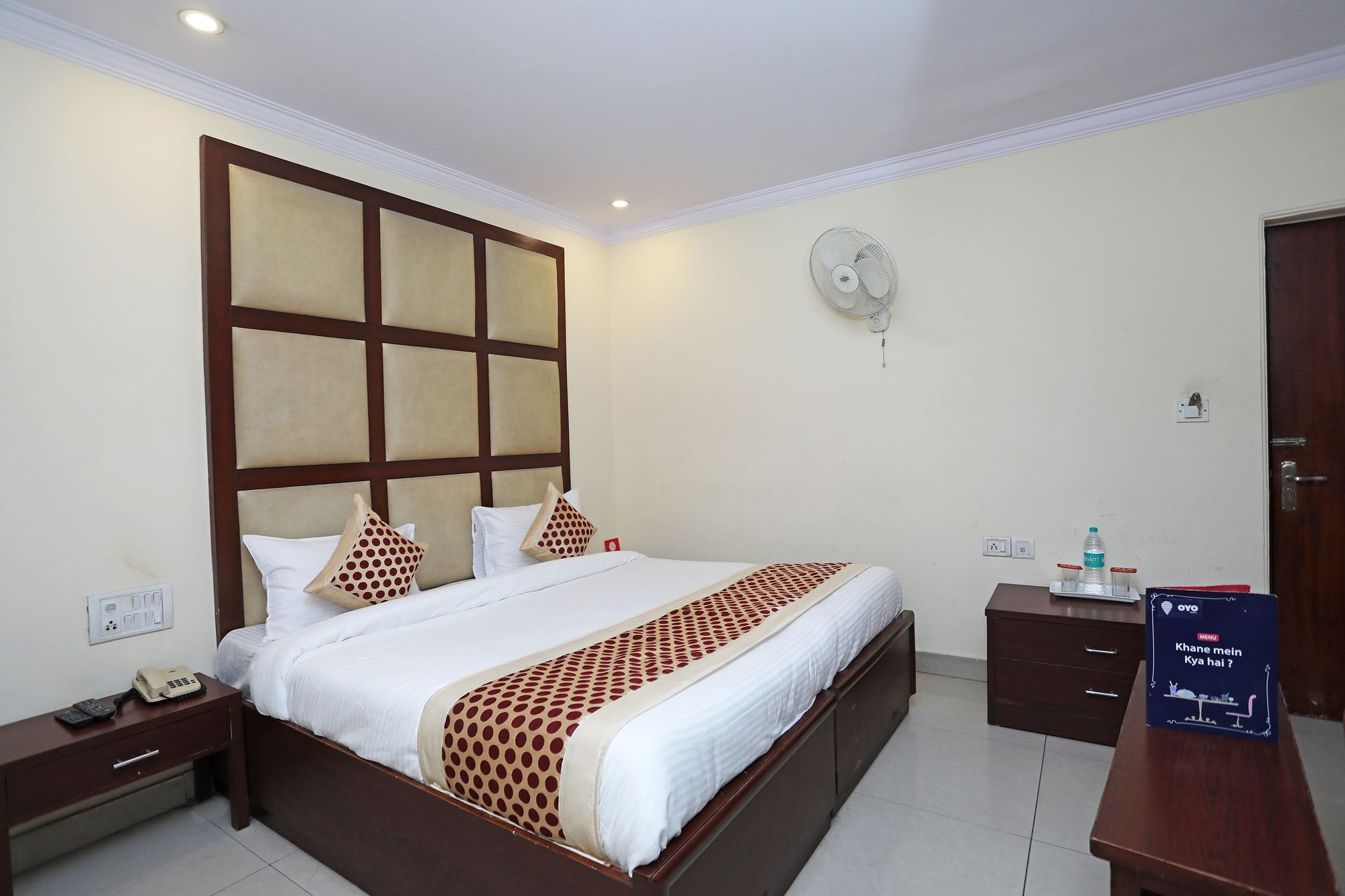Capital O 10750 Hotel Vivek นิวเดลี ภายนอก รูปภาพ