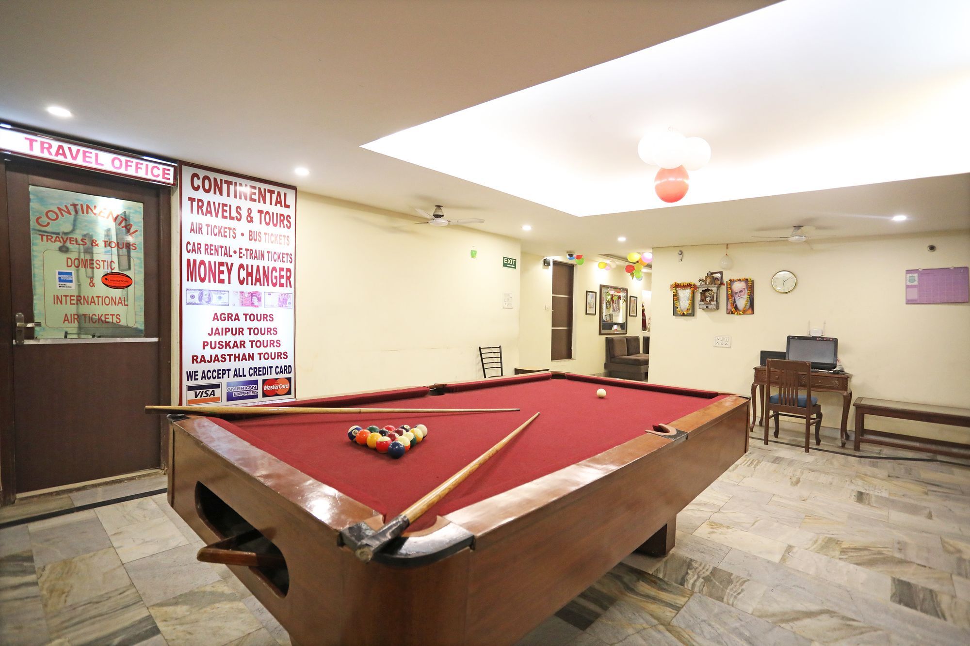 Capital O 10750 Hotel Vivek นิวเดลี ภายนอก รูปภาพ